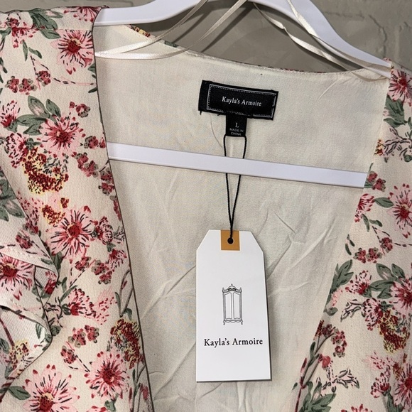 Kayla’s Armoire shirt Floral Wrap Top large New lined ruffled - Picture 3 of 7